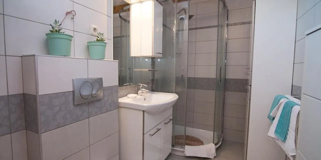 Apartment In Veli Losinj 36590