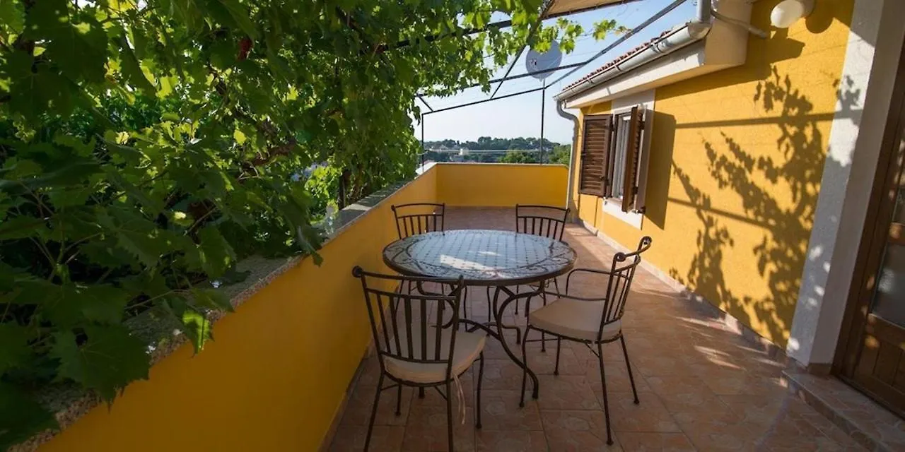 Apartment In Veli Losinj 36590